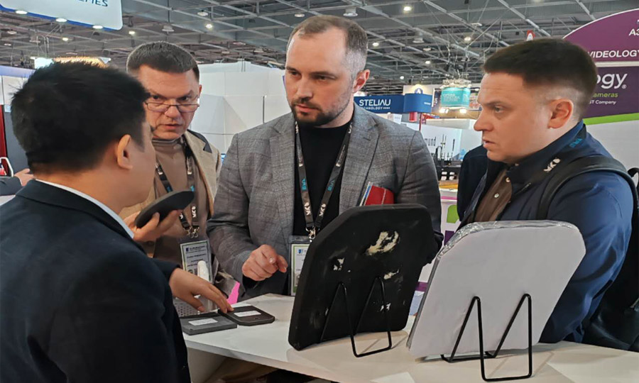 湖南壹定发携最新防弹产品亮相法国欧洲国际防务展