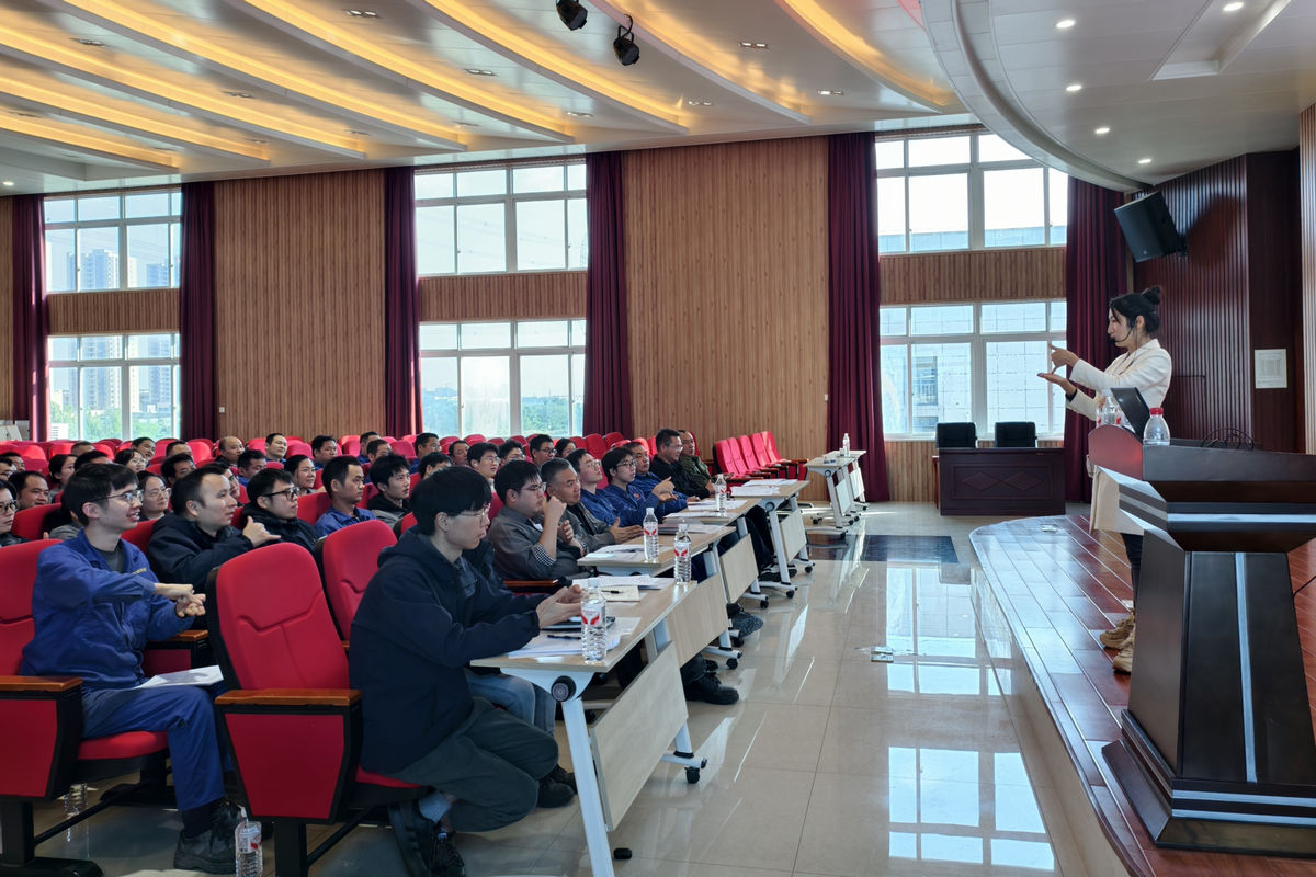 壹定发特瓷举行“相同无障碍”手语培训班开班仪式