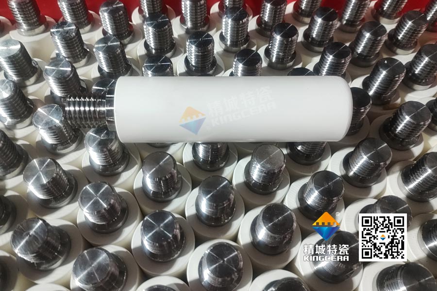 离别金属污染与断裂：：纯陶瓷棒钉助力锂电砂磨机棒钉优化升级